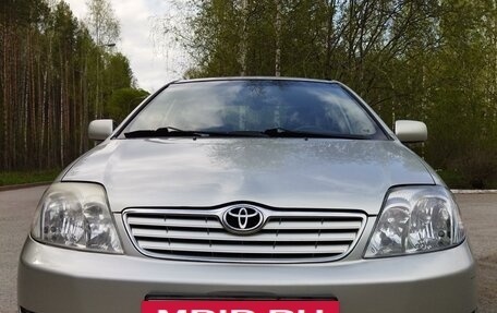 Toyota Corolla, 2004 год, 730 000 рублей, 4 фотография