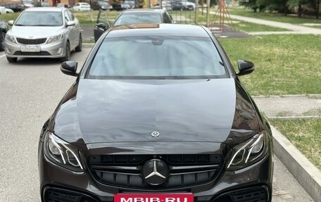 Mercedes-Benz E-Класс, 2018 год, 3 050 000 рублей, 4 фотография