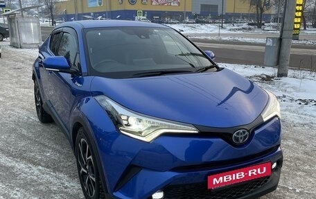 Toyota C-HR I рестайлинг, 2019 год, 2 350 000 рублей, 2 фотография