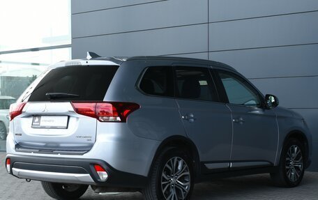 Mitsubishi Outlander III рестайлинг 3, 2016 год, 2 124 000 рублей, 5 фотография