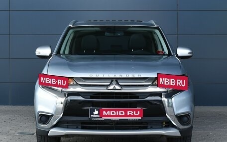 Mitsubishi Outlander III рестайлинг 3, 2016 год, 2 124 000 рублей, 2 фотография