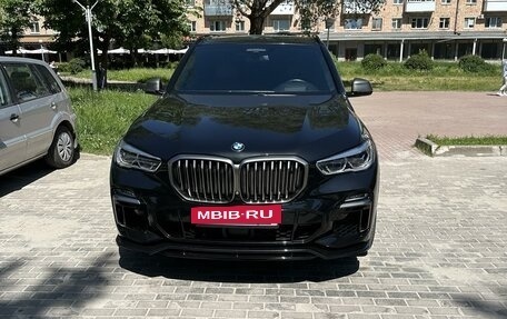 BMW X5, 2018 год, 9 900 000 рублей, 2 фотография