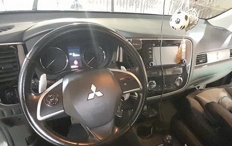 Mitsubishi Outlander III рестайлинг 3, 2013 год, 1 400 000 рублей, 2 фотография