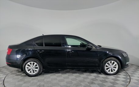 Skoda Octavia, 2018 год, 1 575 000 рублей, 4 фотография