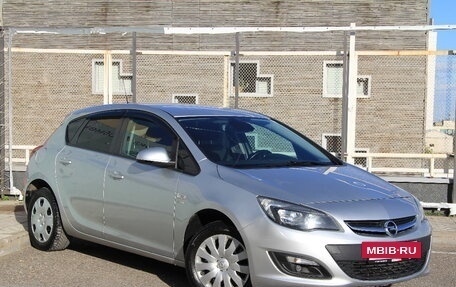 Opel Astra J, 2013 год, 895 000 рублей, 2 фотография