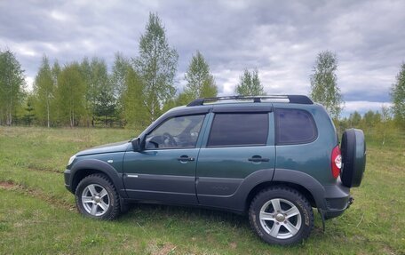 Chevrolet Niva I рестайлинг, 2012 год, 645 000 рублей, 2 фотография