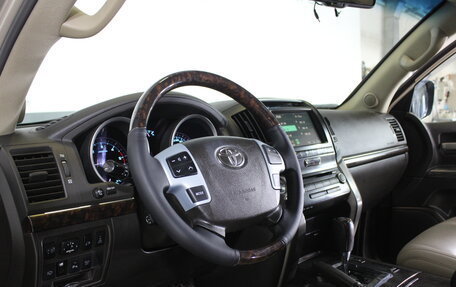 Toyota Land Cruiser 200, 2008 год, 2 900 000 рублей, 6 фотография