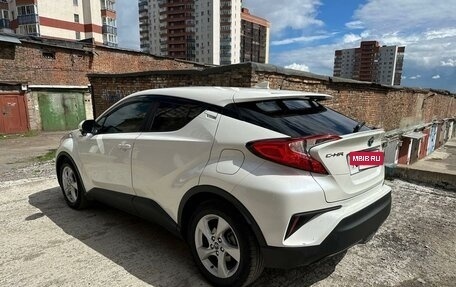 Toyota C-HR I рестайлинг, 2017 год, 2 060 000 рублей, 2 фотография