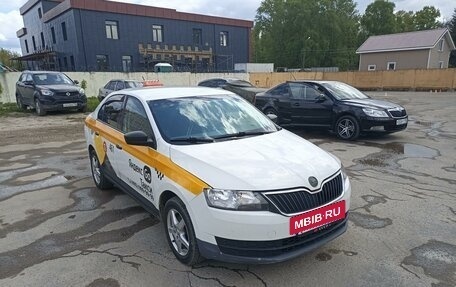 Skoda Rapid I, 2015 год, 700 000 рублей, 2 фотография