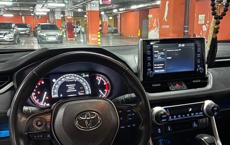 Toyota RAV4, 2021 год, 4 000 000 рублей, 5 фотография