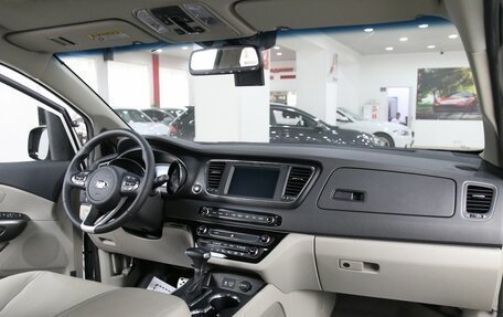 KIA Carnival III, 2018 год, 2 649 000 рублей, 5 фотография