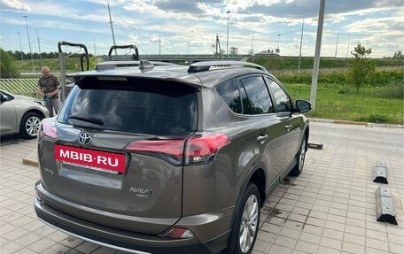 Toyota RAV4, 2017 год, 2 900 000 рублей, 3 фотография