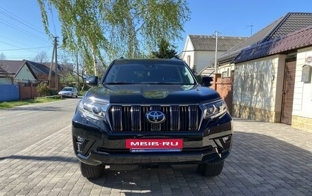 Toyota Land Cruiser Prado 150 рестайлинг 2, 2022 год, 8 290 000 рублей, 2 фотография