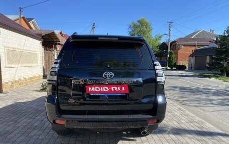 Toyota Land Cruiser Prado 150 рестайлинг 2, 2022 год, 8 290 000 рублей, 5 фотография