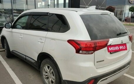 Mitsubishi Outlander III рестайлинг 3, 2018 год, 2 496 000 рублей, 3 фотография