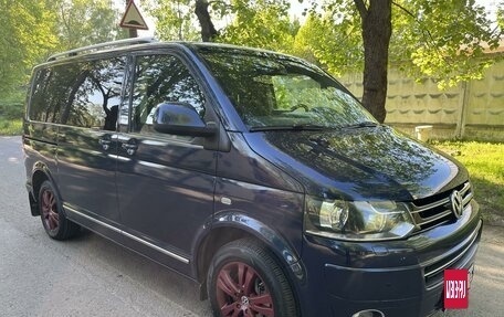 Volkswagen Multivan T5, 2011 год, 2 600 000 рублей, 2 фотография