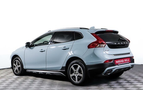 Volvo V40 Cross Country I, 2018 год, 2 120 000 рублей, 7 фотография