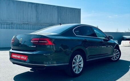 Volkswagen Passat B8 рестайлинг, 2015 год, 1 697 000 рублей, 3 фотография