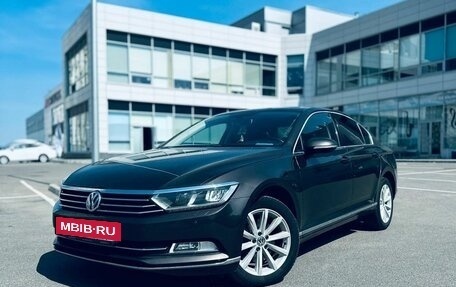 Volkswagen Passat B8 рестайлинг, 2015 год, 1 697 000 рублей, 2 фотография