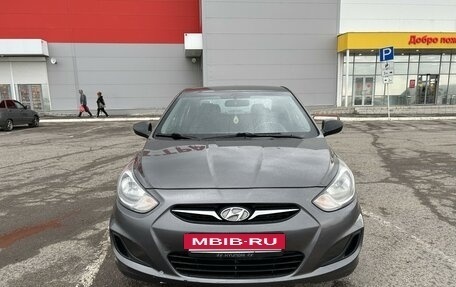 Hyundai Solaris II рестайлинг, 2013 год, 1 050 000 рублей, 3 фотография