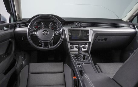 Volkswagen Passat B8 рестайлинг, 2019 год, 2 190 000 рублей, 6 фотография