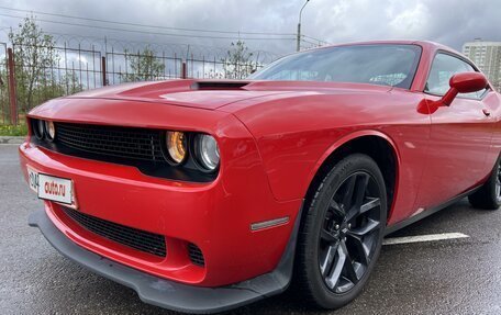 Dodge Challenger III рестайлинг 2, 2020 год, 3 180 000 рублей, 8 фотография