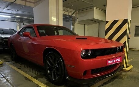 Dodge Challenger III рестайлинг 2, 2020 год, 3 180 000 рублей, 3 фотография