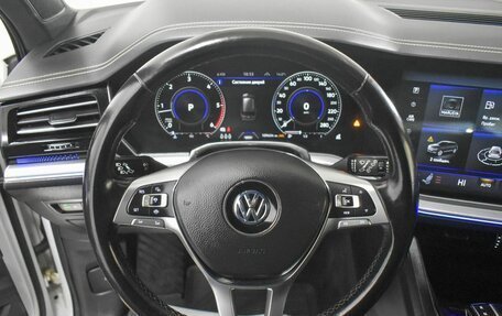 Volkswagen Touareg III, 2019 год, 5 440 000 рублей, 8 фотография