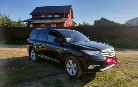 Toyota Highlander III, 2011 год, 1 800 000 рублей, 4 фотография