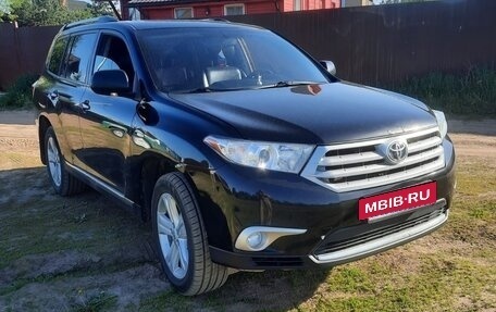 Toyota Highlander III, 2011 год, 1 800 000 рублей, 3 фотография