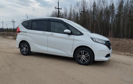 Honda Freed II, 2018 год, 1 800 000 рублей, 2 фотография