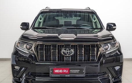 Toyota Land Cruiser Prado 150 рестайлинг 2, 2022 год, 8 700 000 рублей, 2 фотография