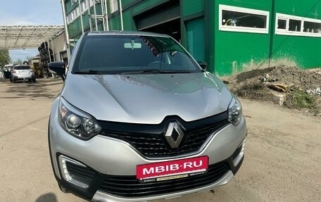 Renault Kaptur I рестайлинг, 2019 год, 1 570 000 рублей, 2 фотография