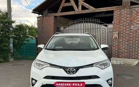 Toyota RAV4, 2018 год, 1 700 000 рублей, 4 фотография