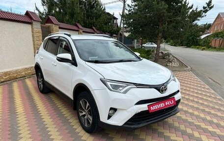 Toyota RAV4, 2018 год, 1 700 000 рублей, 6 фотография