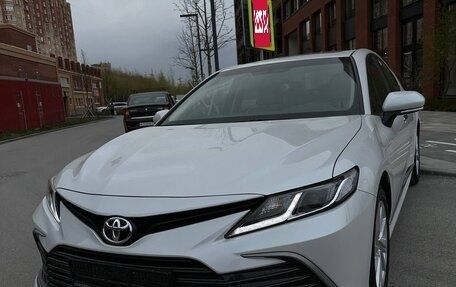 Toyota Camry, 2022 год, 3 825 000 рублей, 3 фотография