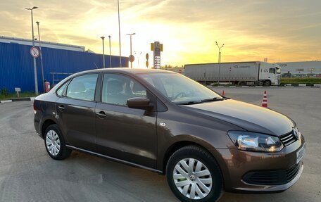 Volkswagen Polo VI (EU Market), 2015 год, 955 000 рублей, 3 фотография