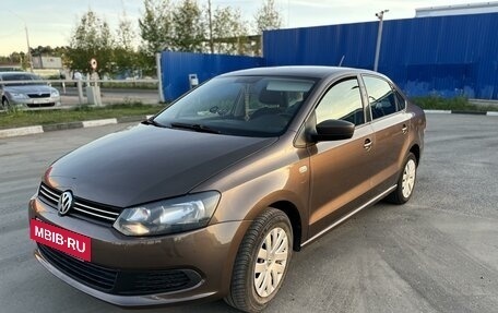 Volkswagen Polo VI (EU Market), 2015 год, 955 000 рублей, 2 фотография