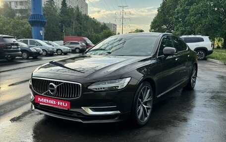 Volvo S90 II рестайлинг, 2020 год, 3 490 000 рублей, 2 фотография