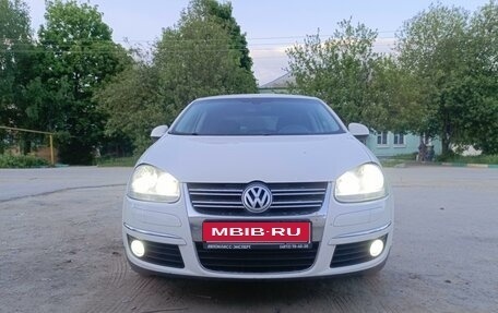 Volkswagen Jetta VI, 2010 год, 700 000 рублей, 2 фотография