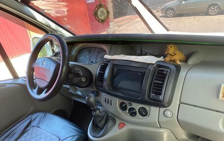 Renault Trafic, 2003 год, 1 150 000 рублей, 2 фотография