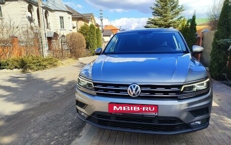 Volkswagen Tiguan II, 2018 год, 2 639 000 рублей, 3 фотография