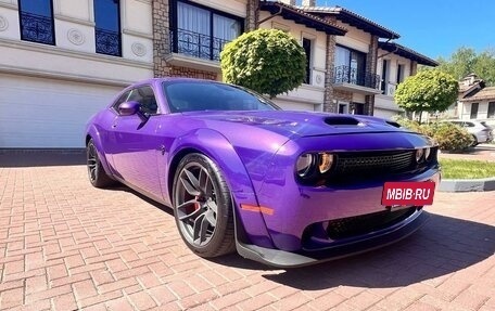 Dodge Challenger III рестайлинг 2, 2019 год, 13 500 000 рублей, 4 фотография