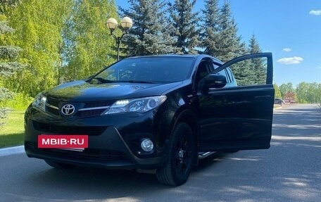 Toyota RAV4, 2013 год, 1 900 000 рублей, 2 фотография