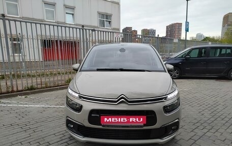 Citroen C4 Picasso II рестайлинг, 2018 год, 2 095 000 рублей, 2 фотография