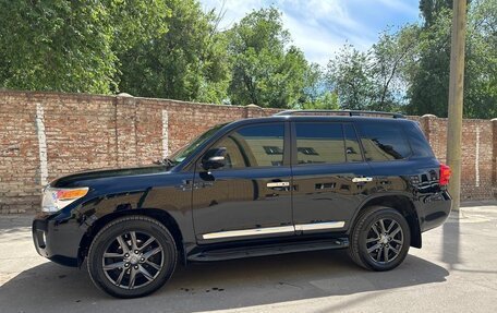 Toyota Land Cruiser 200, 2015 год, 6 100 000 рублей, 2 фотография