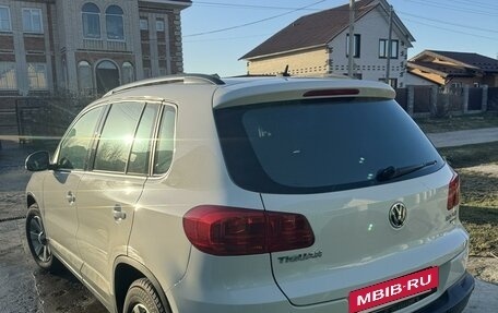 Volkswagen Tiguan I, 2011 год, 1 580 000 рублей, 2 фотография