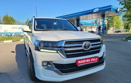 Toyota Land Cruiser 200, 2015 год, 5 890 000 рублей, 2 фотография