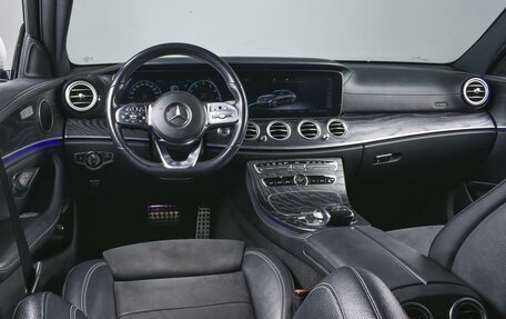 Mercedes-Benz E-Класс, 2019 год, 4 320 000 рублей, 6 фотография