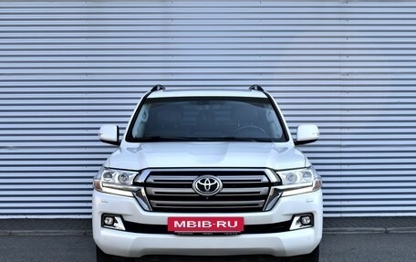 Toyota Land Cruiser 200, 2015 год, 6 350 000 рублей, 2 фотография